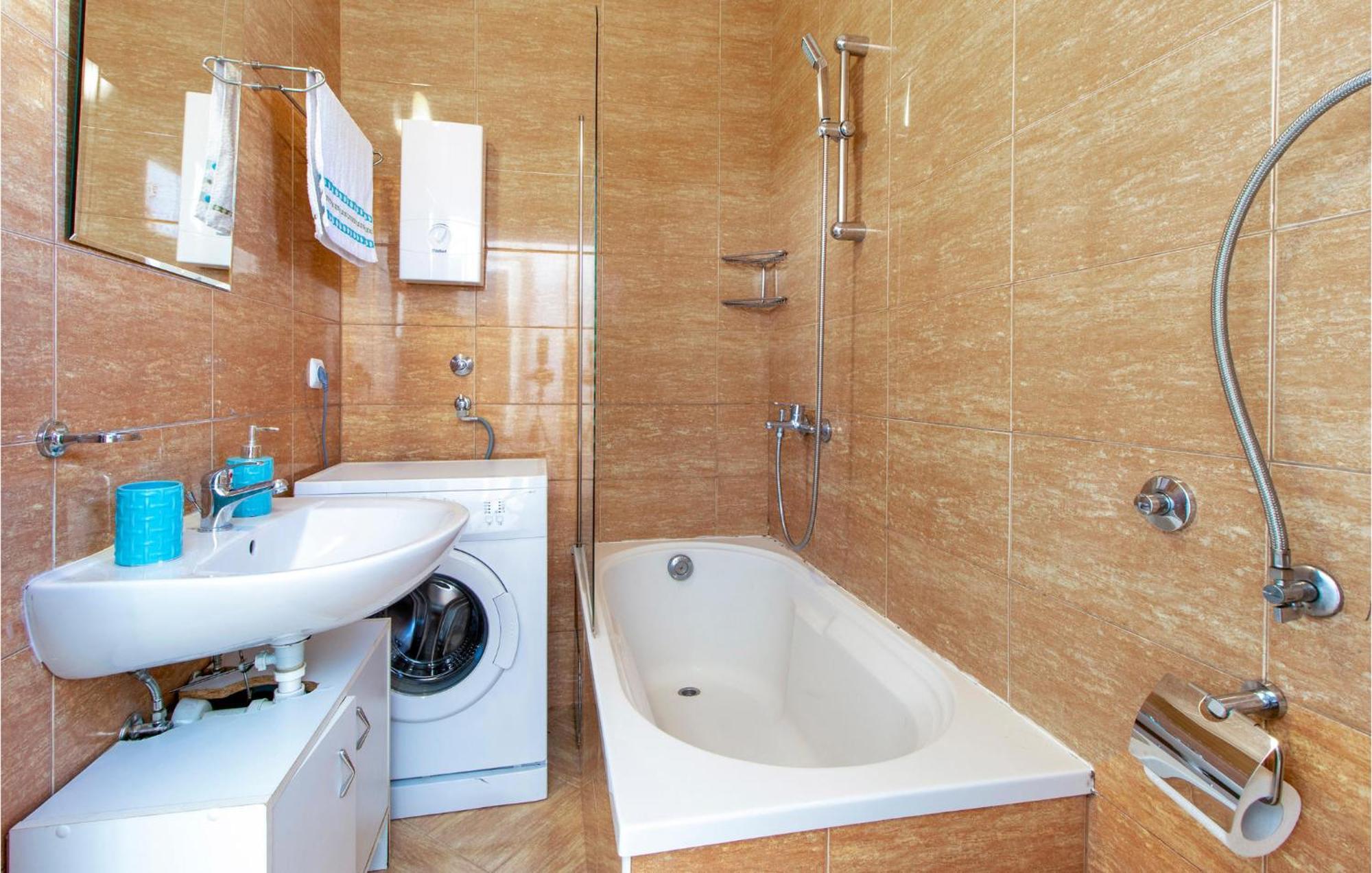 Stunning Apartment In Dramalj With House Sea View Εξωτερικό φωτογραφία